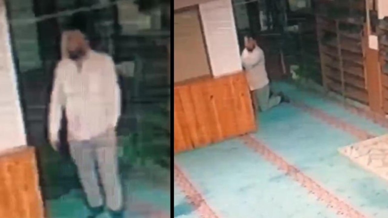 Namaz kılar gibi davrandı; dolar, Euro, TL ve altın çaldı