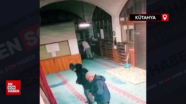 Kütahya'da namaz kılar gibi yapıp para çalan hırsız tutuklandı