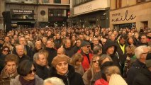 Varios miles de personas se concentran contra la moción de censura presentada en Pamplona