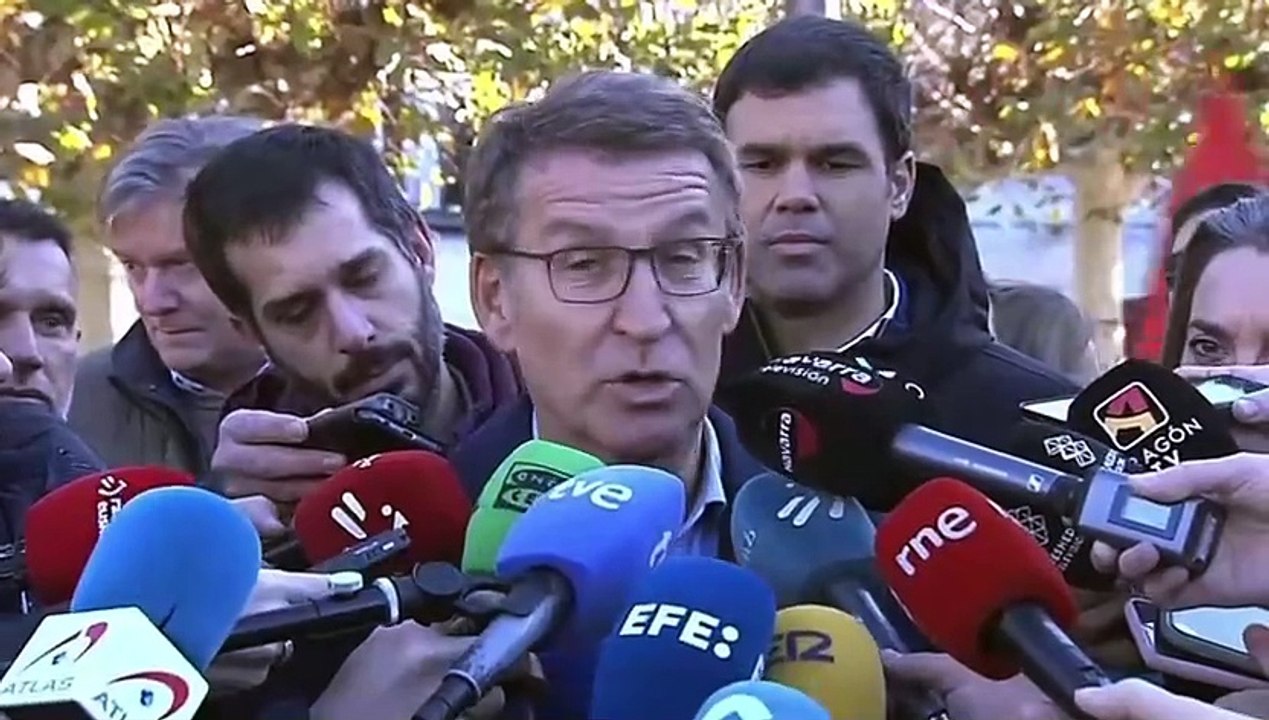 Alberto Núñez Feijóo ha estado presente en la protesta de Pamplona contra el pacto PSOE-Bildu: "Pamplona no se vende"