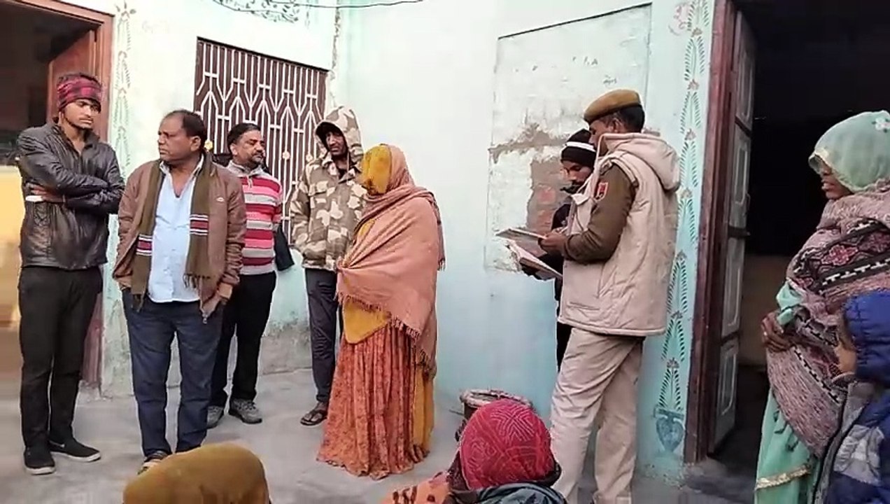 चोरों ने सोने चांदी के जेवरात व नकदी पर किया हा...