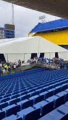 "Hijo de put... el club es de los socios": así recibieron a Milei en Boca