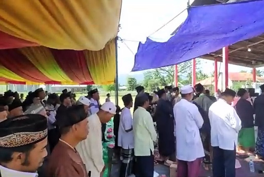 Ribuan Orang Berdzikir dan Bersholawat di Desa Rawamangun
