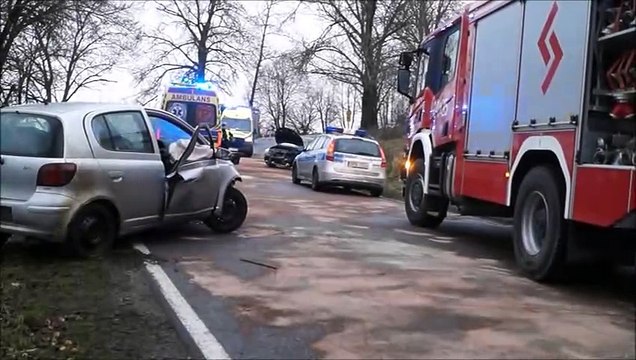 Zderzenie dwóch osobówek w Lubuczewie. Pięć osób zostało rannych