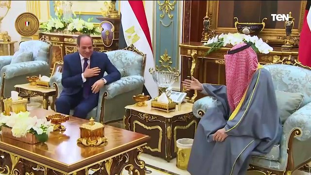 الرئيس السيسي يقدم واجب العزاء في الشيخ نواف الأحمد