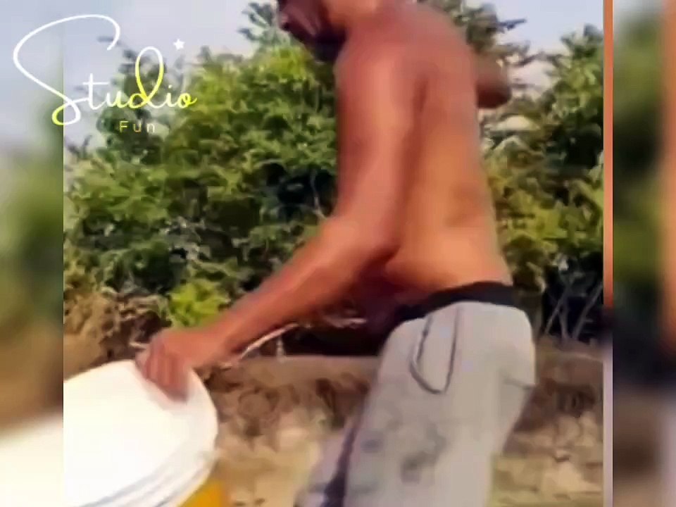 Funny show121515
