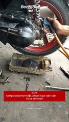 Duh, Sampai sekental itu, jangan lupa rajin - rajin ganti oli ya semeton!