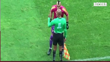 Nahuel Guzmán es EXPULSADO y se desquita con los ÁRBITROS