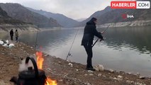 Oltacılar Ayvalı Barajında Somon Balığı Tutuyorlar
