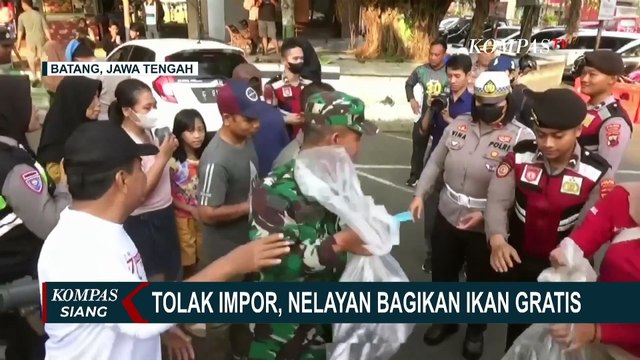 Protes Kebijakan Impor Ikan, Nelayan di Batang Jateng Bagikan Ikan Gratis ke Warga