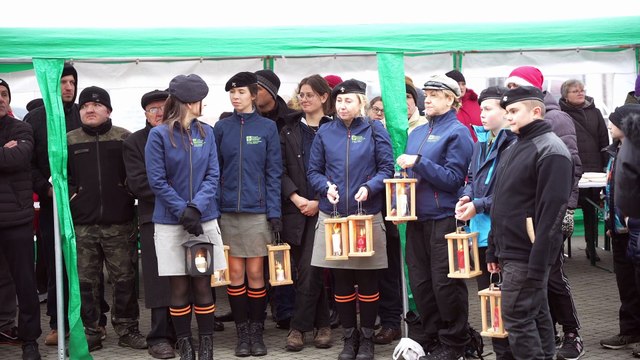 Mieszkańcy Kolbuszowej wspólnie obchodzili wigilię, nie zabrakło tradycyjnych potraw, żywych koni oraz Mikołaja