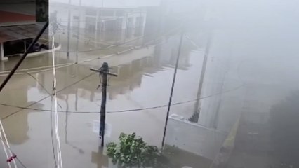 দক্ষিণে বন্যা, উত্তরে ঠান্ডা! ব্যাহত জনজীবন | Oneindia Bengali