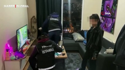 Metrobüste uyuşturucu saran 3 kadın arkadaş rahatlıkları ile pes dedirtti!