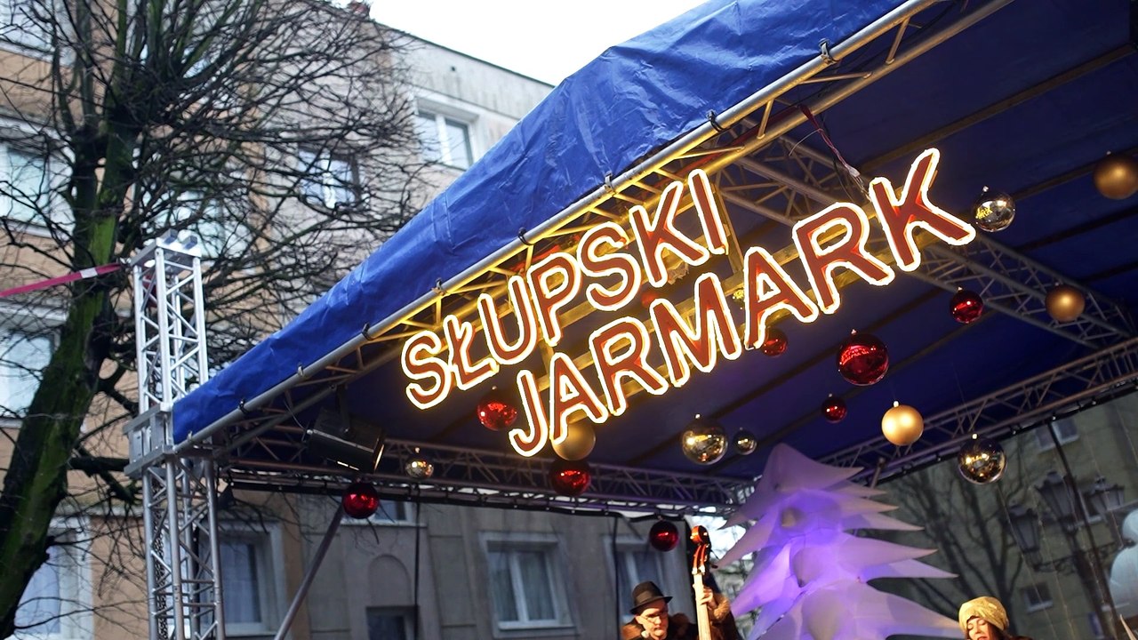 Tradycyjne kolędowanie na słupskim jarmarku. Wyjątkowy występ zespołu Michalove