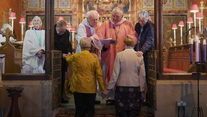 Historic First: Same-Sex Reverend Couple Blessed by Church of England 🌈