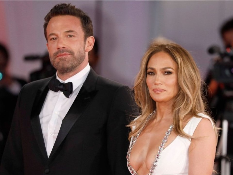 Weihnachtsparty: J.Lo und Ben Affleck feiern mit Margot Robbie & Co.