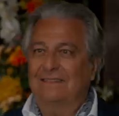 Un tweet avait prévu le scénario du dernier film de Christian Clavier 4 ans à l'avance 🎬