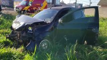 Forte colisão entre carros é registrada no Bairro Belmonte