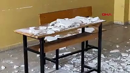 Derste tavanın sıvası düştü: 7 öğrenci yaralı