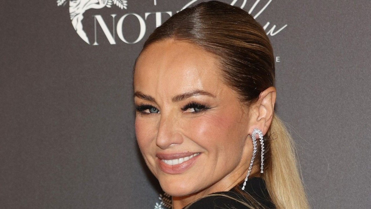 La participation d'Adriana Karembeu en tant que membre du jury de Miss France 2024 : un choix applaudi par les téléspectateurs.