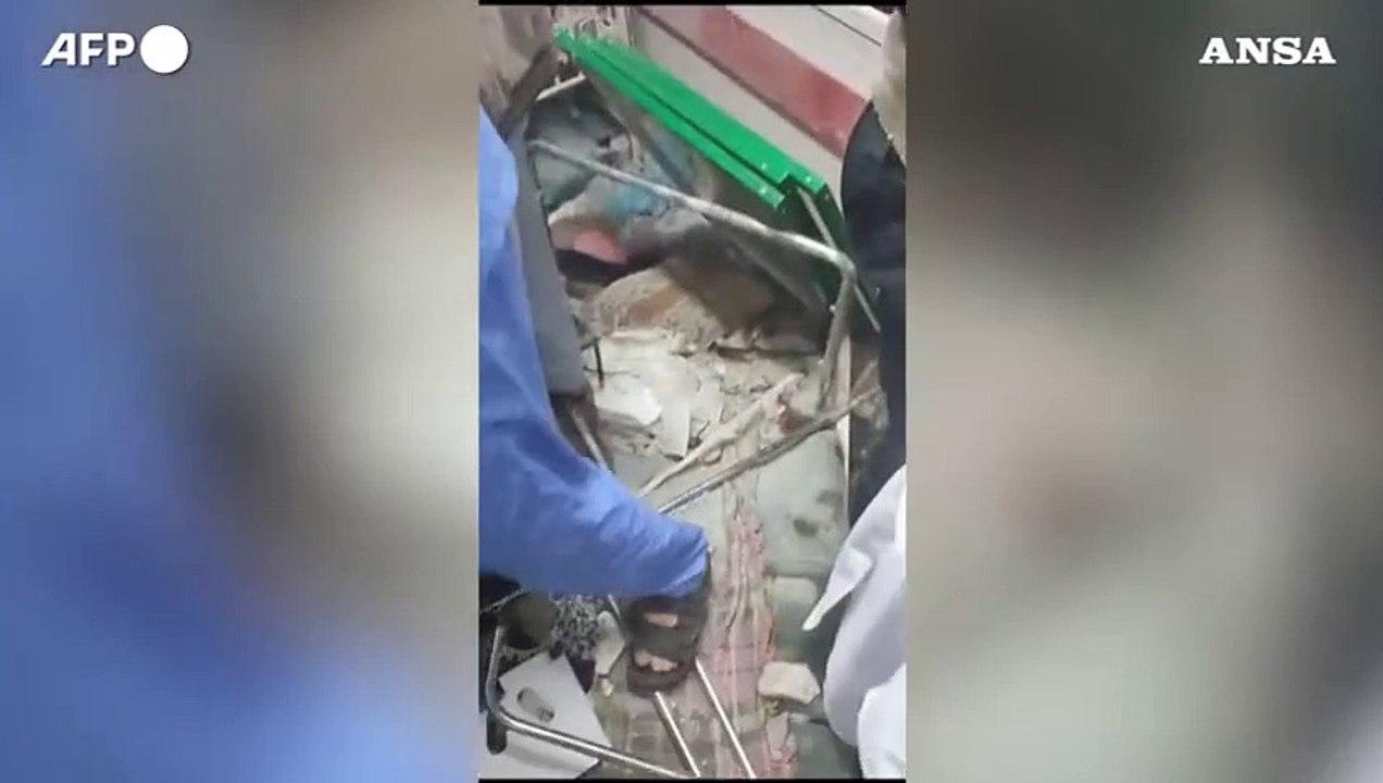 Gaza, colpito a Khan Yunis il reparto di maternita' dell'ospedale Nasser