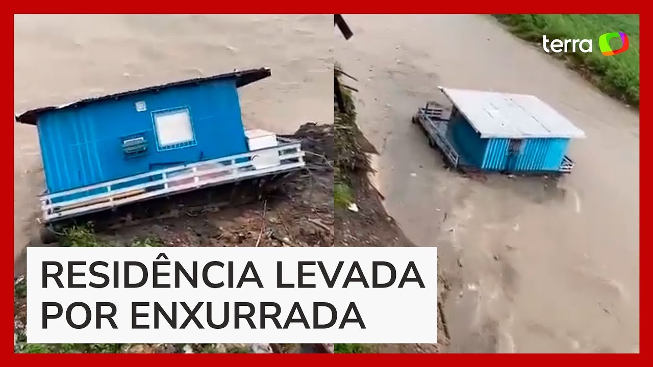 Casa é arrastada por correnteza durante fortes chuvas em Manaus