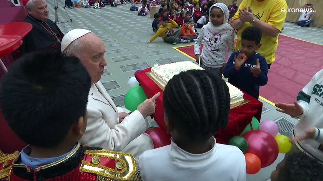 شاهد: البابا فرانسيس يحتفل مع الأطفال بعيده الـ87