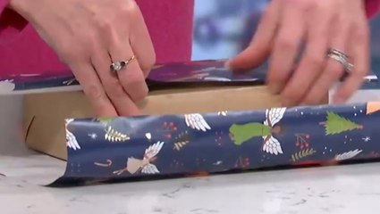 How to wrap ‘the perfect Christmas gift’ according to an expert