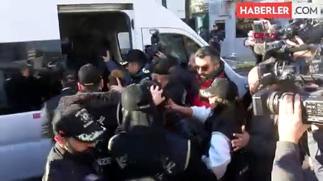 Silahlı saldırı suçlamasıyla gözaltına alınan Ece Ronay serbest bırakıldı