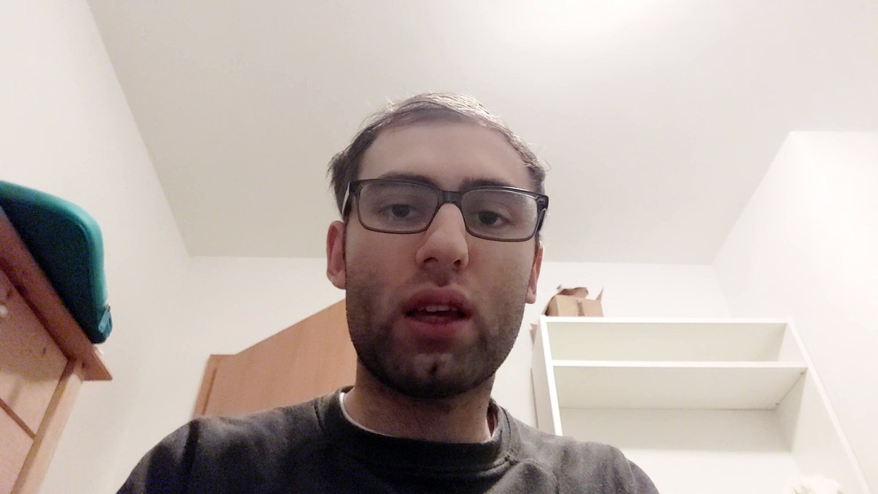 Leute meinen sie könnten Fitnessgeräte mit ihren Handtüchern dauerhaft „reservieren“.