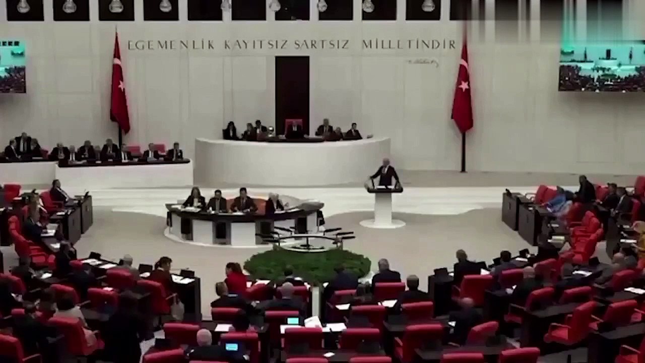 Sırrı Süreyya Önder'den Meclis'in tek Hristiyan vekili George Aslan'a güldüren cevap