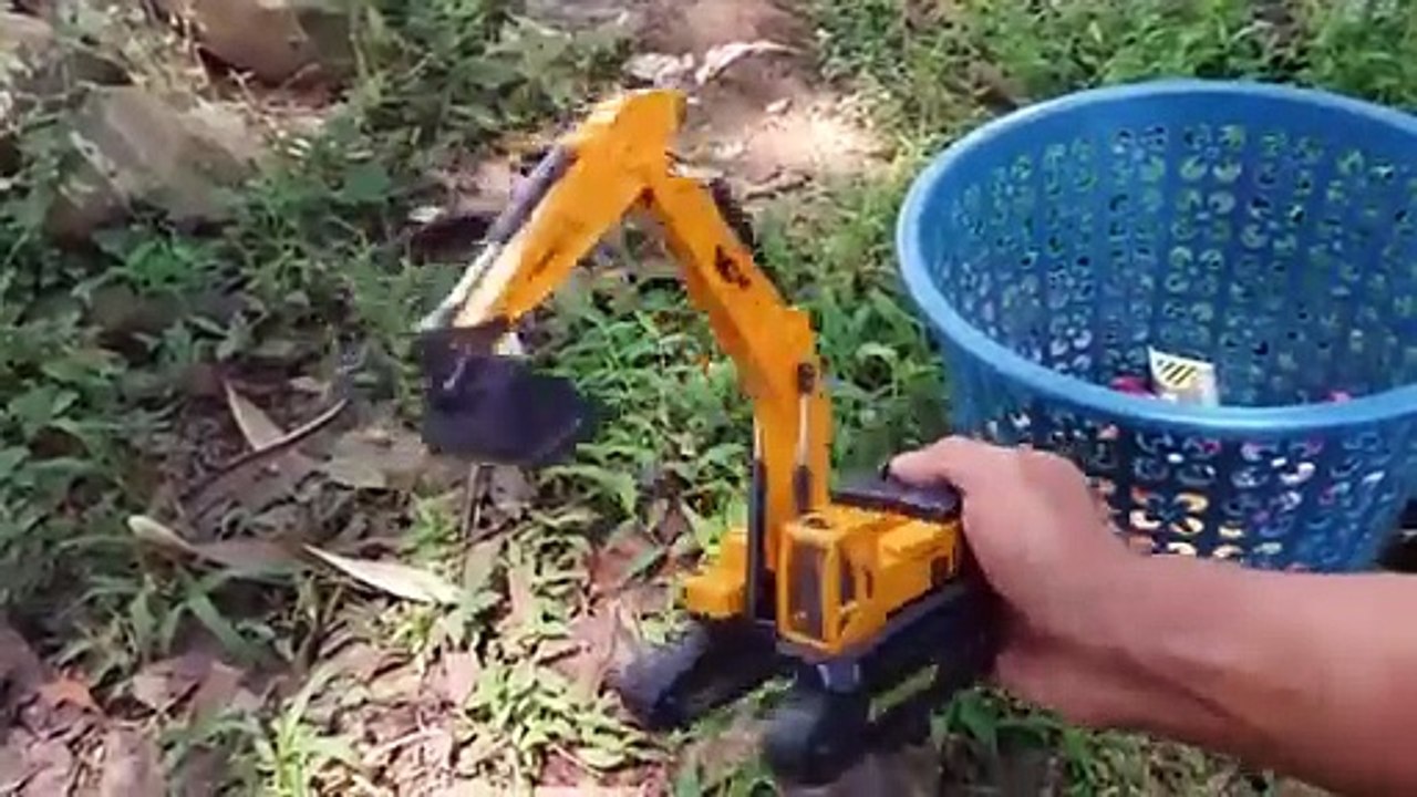 Sambut petualangan seru bersama Dodo Dino!  Dalam episode terbaru kami, Dodo Dino akan menjelajahi dunia mencari mainan yang penuh warna dan menyenangkan