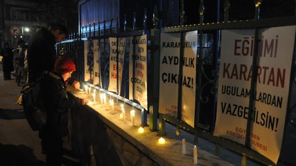 Okul önünde mumlu eylem: Korku, kaygı had safhada