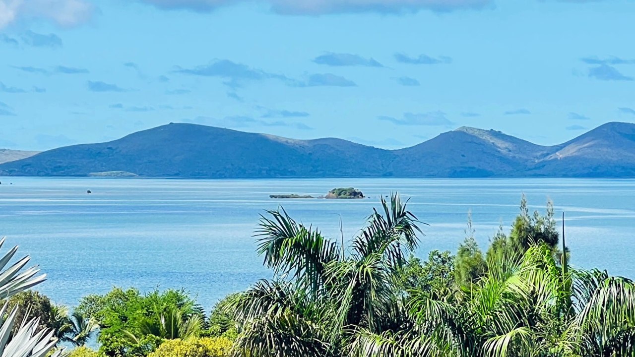 Villa d'Exception à Port Ouenghi Plage - Vue Mer Enchantée
