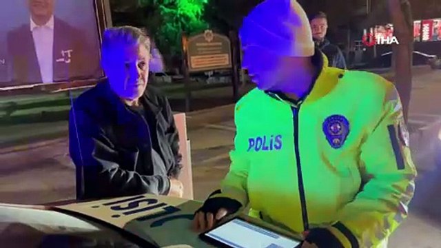 Ehliyetine el konulan alkollü sürücü meşhur olmak istedi: “Aman iyi çek de meşhur olalım”