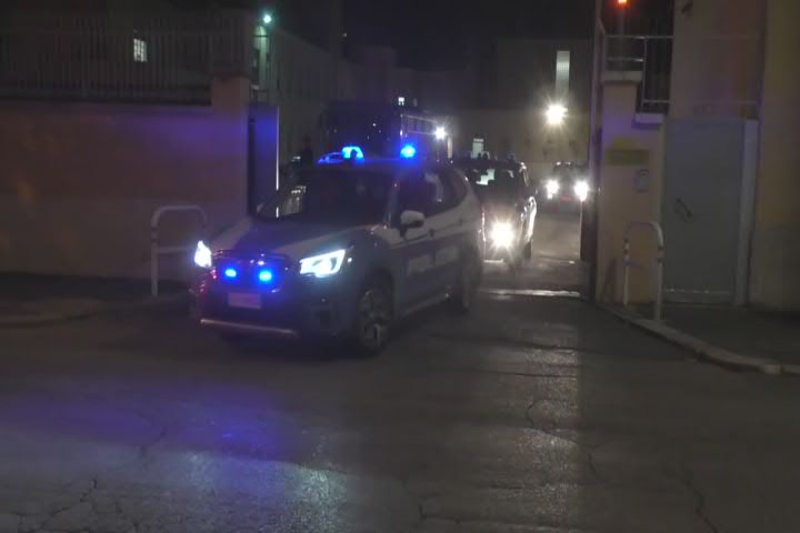 Video Latina, colpo allo spaccio nei Palazzi bianchi: 15 arresti-Video