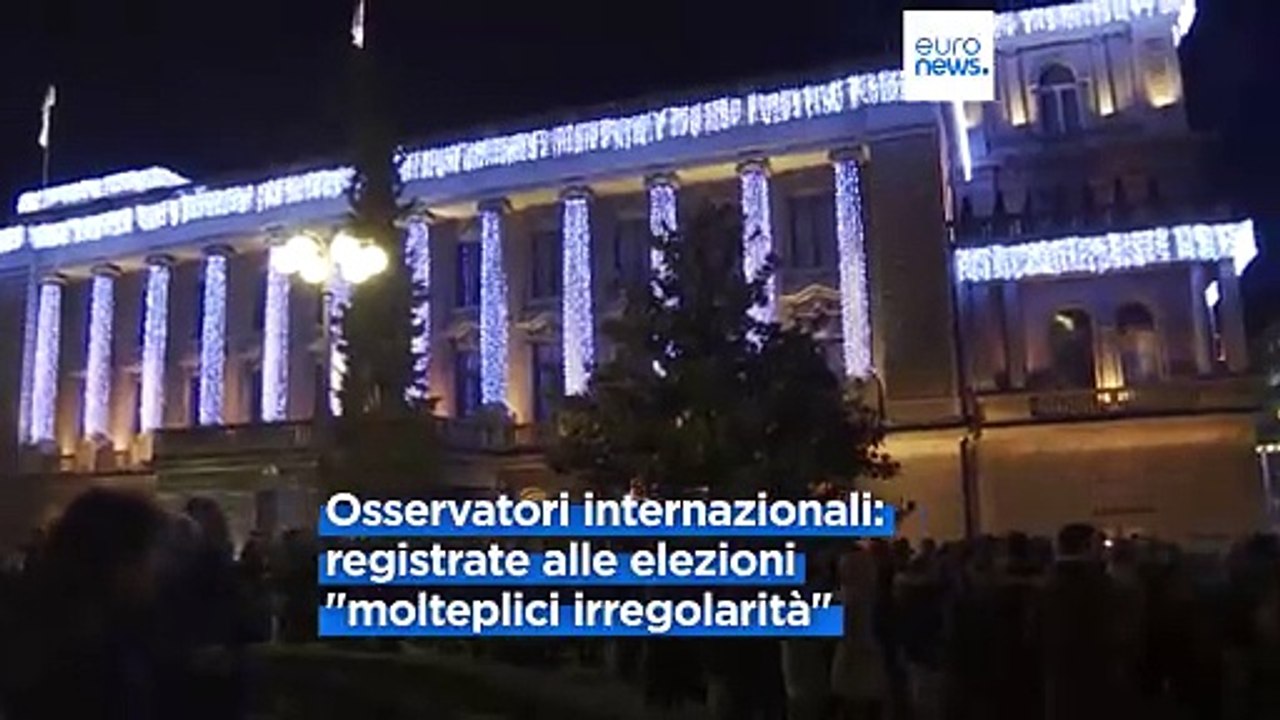 Serbia, l'opposizione in piazza a Belgrado denuncia "brogli elettorali"