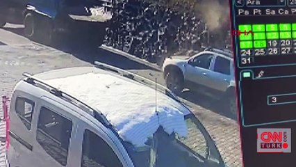 Artvin'de heyelan anı kamerada!