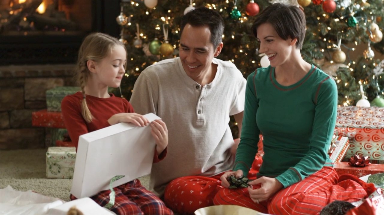 How Empowering Kids for a Sustainable Christmas Can Impact the Environment