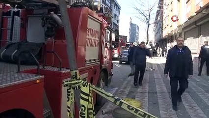 Sultangazi’de 15 katlı binada yangın çıktı, vatandaşlar mahsur kaldı