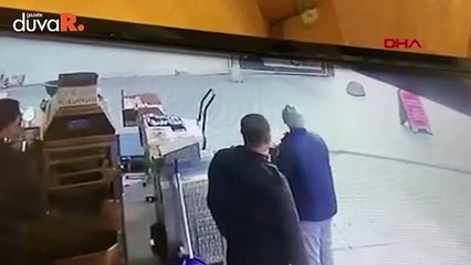 Küçükçekmece'de liselilerin kavgası: 1'i ağır 2 yaralı