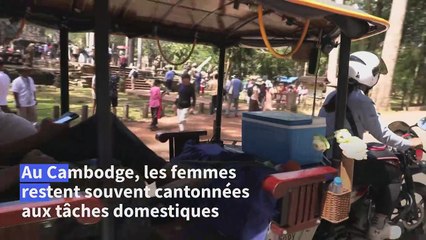 Au Cambodge, des pionnières au guidon de tuk-tuks défient les préjugés