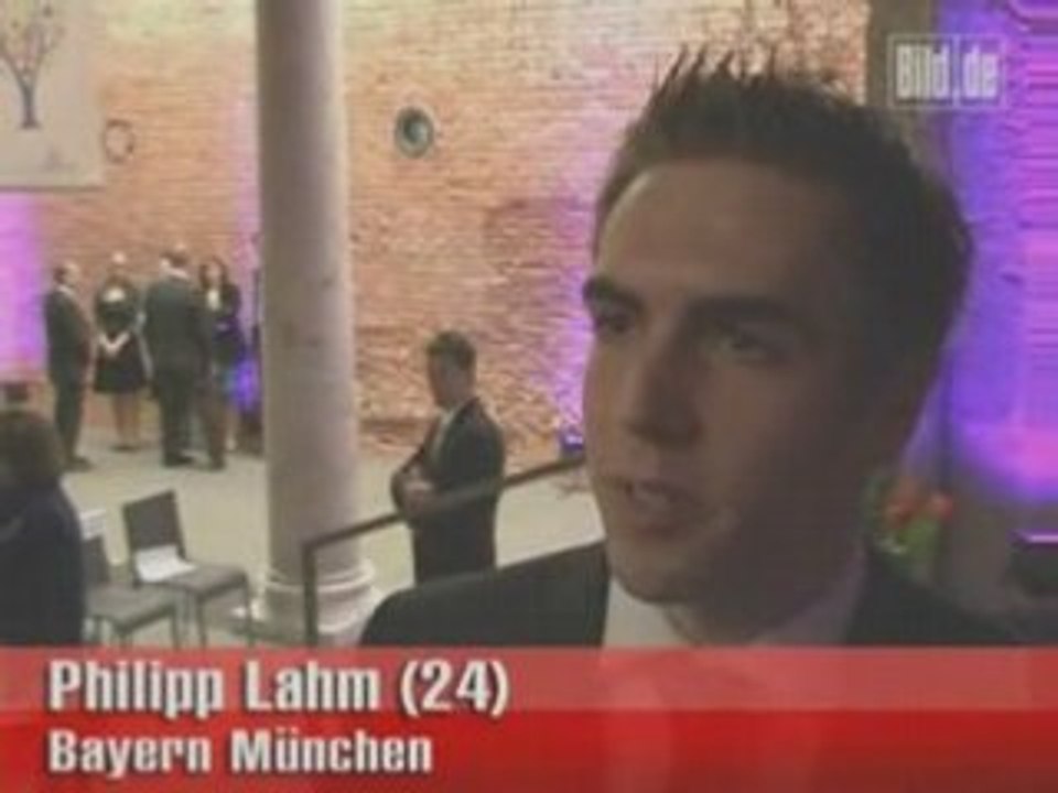 Philipp Lahm recebendo o Prêmio Conciência Social