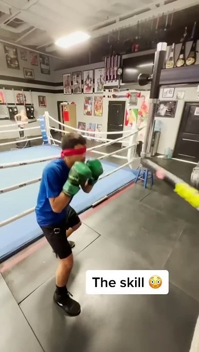 While blindfolded   #shorts#boxing