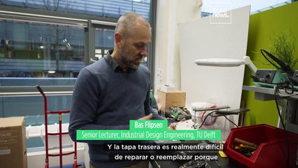 "Sustituir es lo normal": ¿Es difícil reparar tu smartphone?