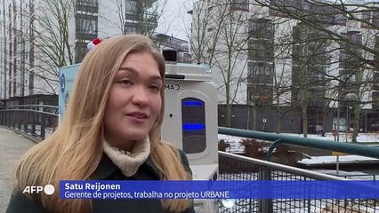 Robô ajuda a entregar presentes e encomendas em Helsinque