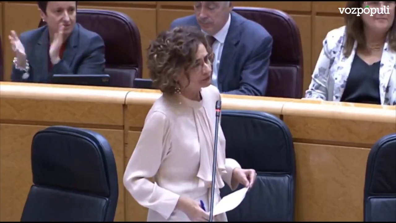María Jesús Montero desata las risas en el PP al afirmar que Pedro Sánchez "jamás ha usado el Falcon para asistir a un acto político de su partido"