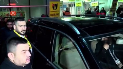 Doğan ve Sarıalioğlu stadyumdan böyle ayrıldı