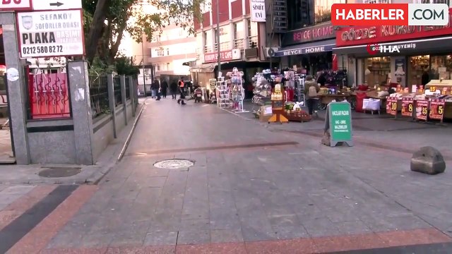 Küçükçekmece'de Kız Meselesi Yüzünden Arkadaş Tarafından Vurulan Genç Hayati Tehlikesiyle Mücadele Ediyor