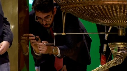 Uno de los bombos de la Lotería de Navidad se atasca en pleno sorteo